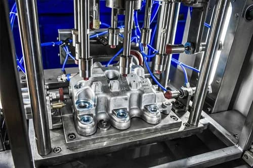 Leak test fixtures